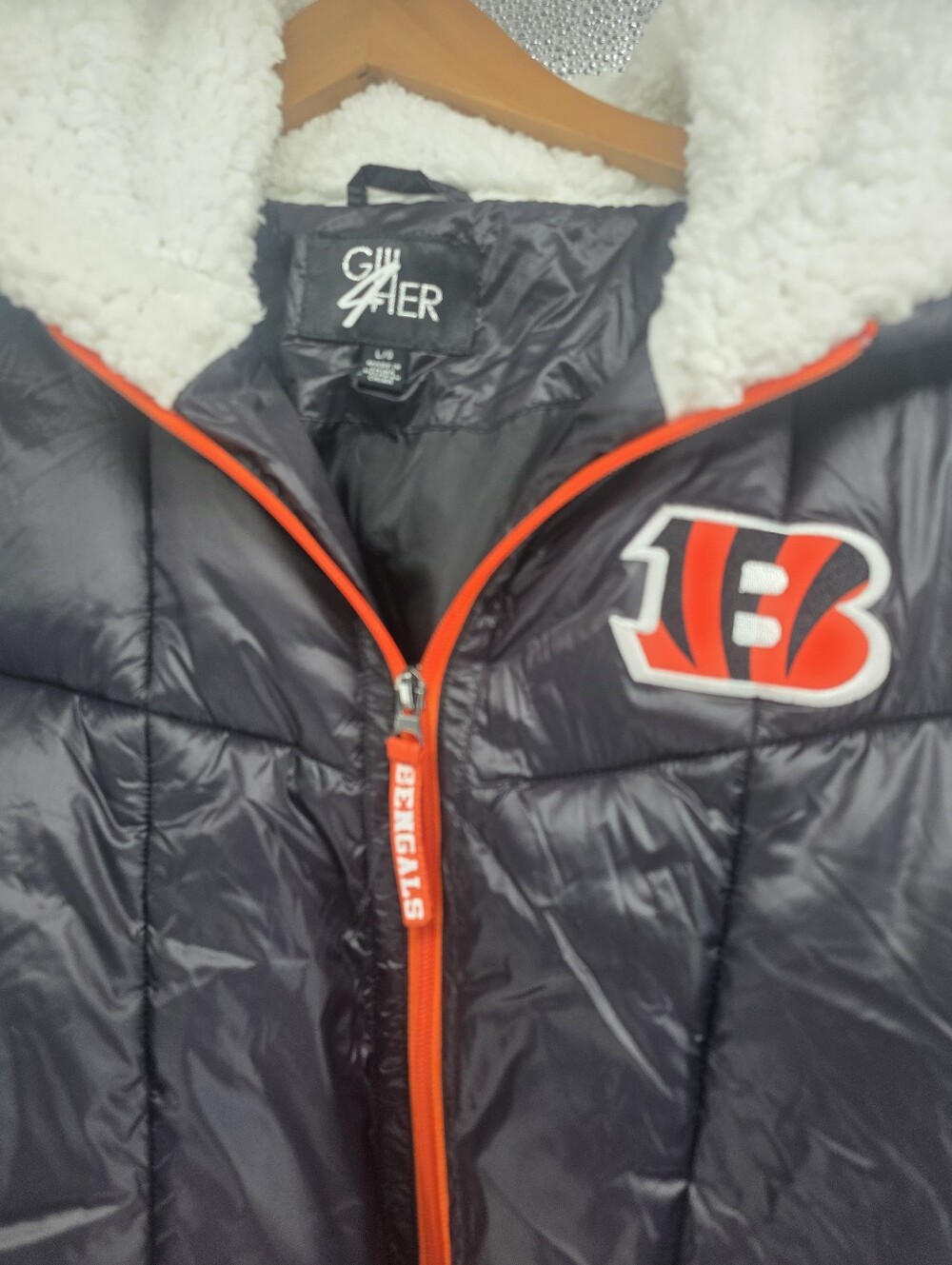 G-III 4Her by Carl Banks Cin Bengals Women’s Full Zip Puffer Jacket Large NFL
